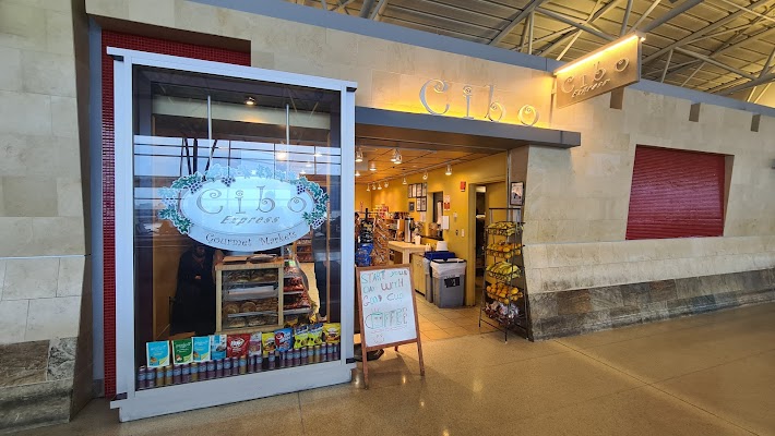 cibo-express-gourmet-market-at-gate-6