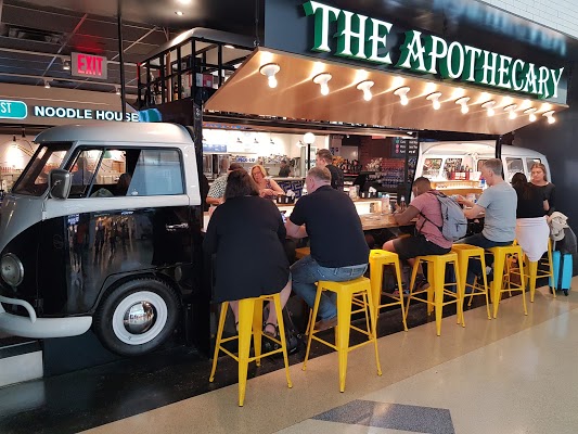 the-palm-bar-grille-at-jfk
